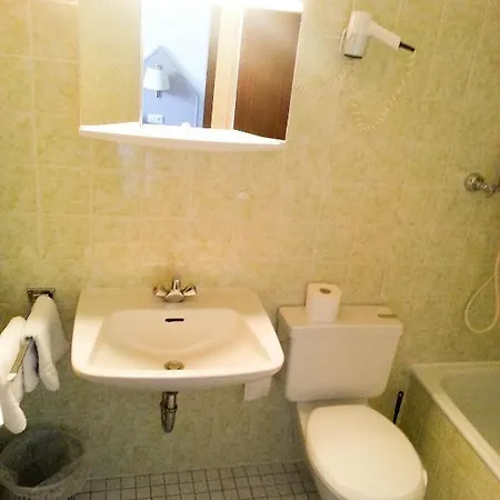 Konukevi Hotel Garni Sonne 2*